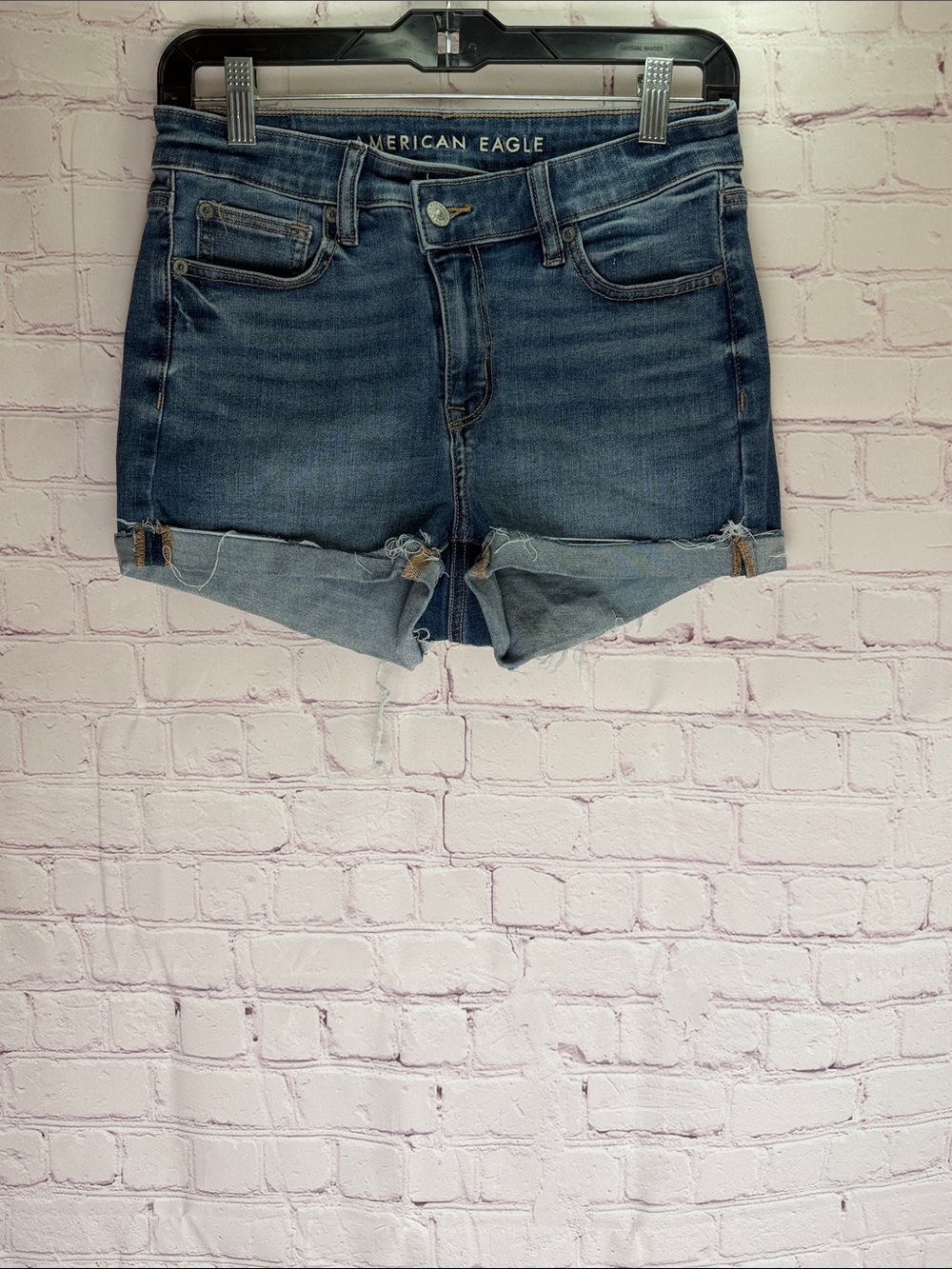 American Eagle Outfitters Dark Blue Rolled Hem Denim Shorts Woman’s Size 4